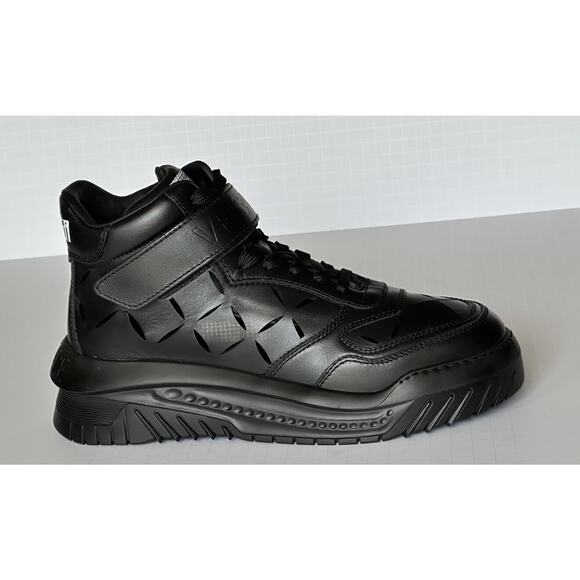 Versace Men\'s Laserata Leather Sneakers Black 13.5 US (46.5) 1008964 NWT $1175 main image 16